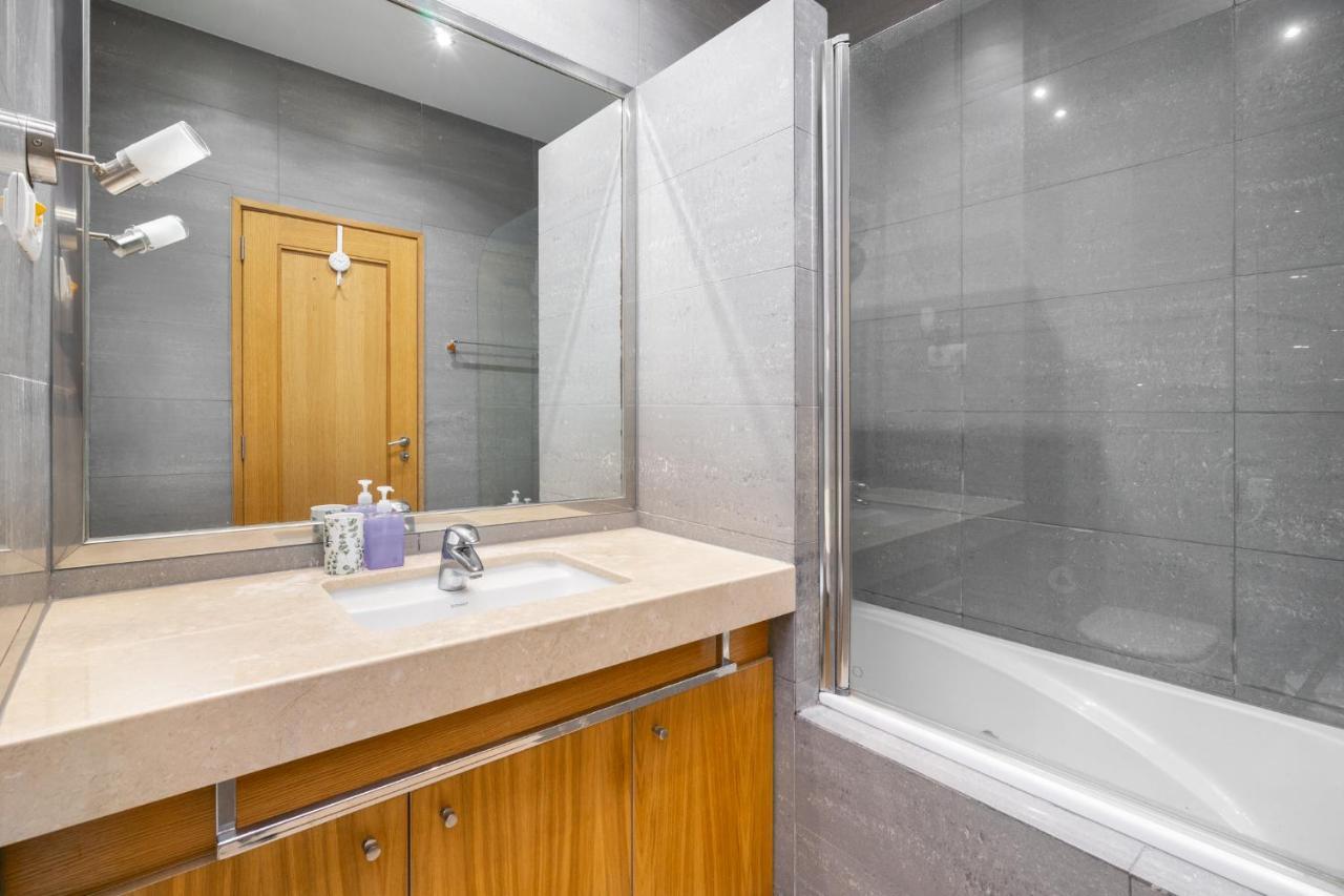 Whome Ajuda 31 Premium W/ Elevator & Parking ลิสบอน ภายนอก รูปภาพ